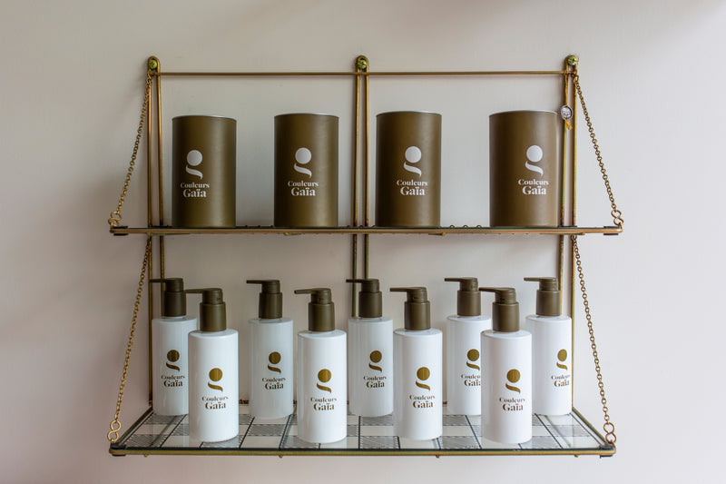 Produits de la marque couleur gaïa à biarritz et saint-jean-de-luz ainsi que sur votre boutique en ligne garance coiffeur spécialiste des soins naturels pour les cheveux et les coloration végétales 